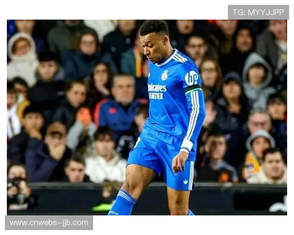 皇马2-0力克瓦伦西亚,残阵出击豪取七连胜紧逼巴萨 皇马2-0力克瓦伦西亚,残阵出击豪取七连胜紧逼巴萨